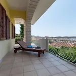 Apartment Gordan With Garden, 3 Min Walk To The Trogir