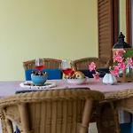 Gordan With Garden, 3 Min Walk To The Apartment