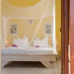 Gordan With Garden, 3 Min Walk To The Apartment *