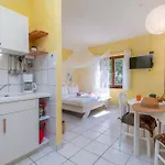 Apartment Gordan With Garden, 3 Min Walk To The *