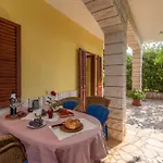 Gordan With Garden, 3 Min Walk To The Apartment