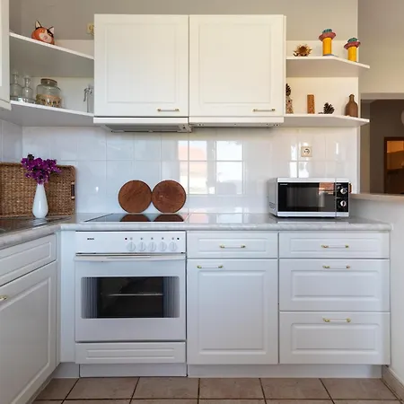 Gordan With Garden, 3 Min Walk To The Daire