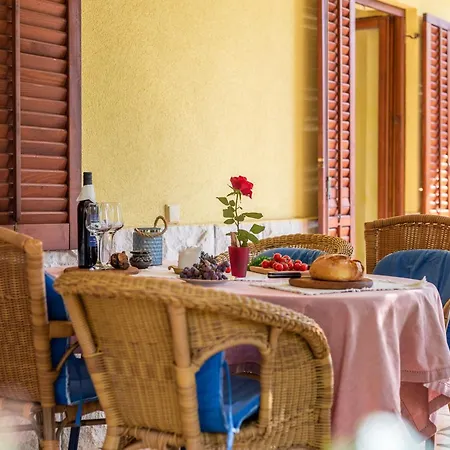 Gordan With Garden, 3 Min Walk To The * Trogir