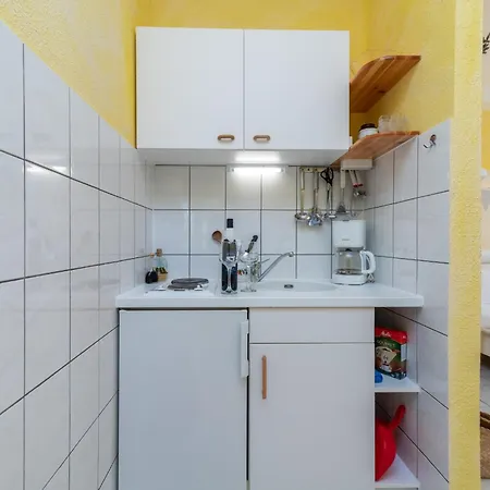 Gordan With Garden, 3 Min Walk To The * Trogir