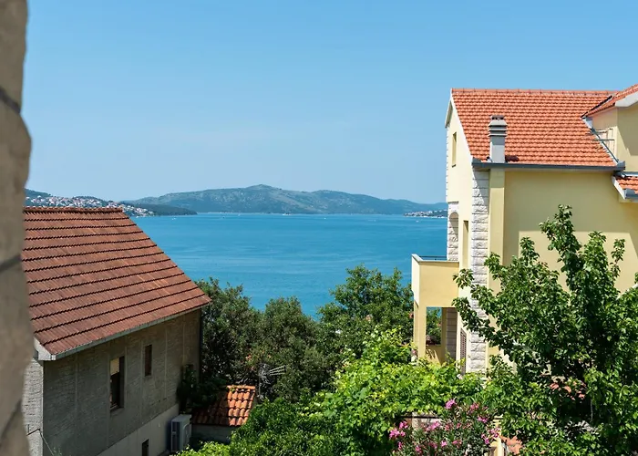 Gordan With Garden, 3 Min Walk To The *