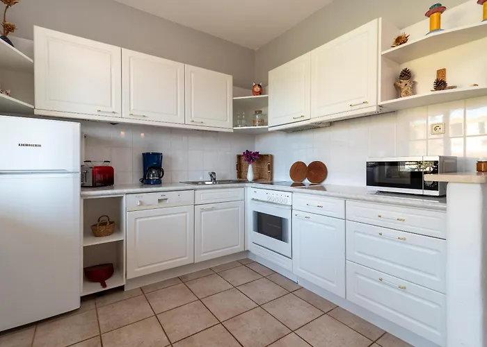 Gordan With Garden, 3 Min Walk To The