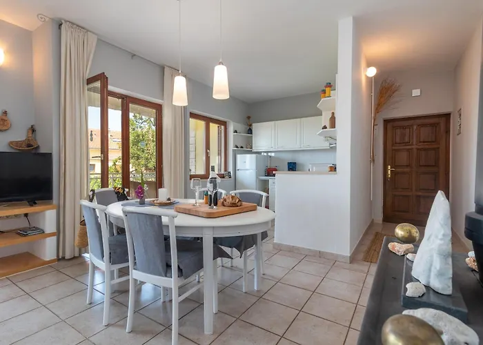 Gordan With Garden, 3 Min Walk To The 아파트