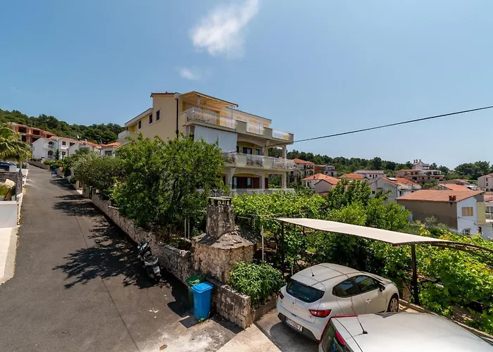 Gordan With Garden, 3 Min Walk To The 아파트 *
