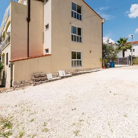 דירה Gordan With Garden, 3 Min Walk To The טרוגיר