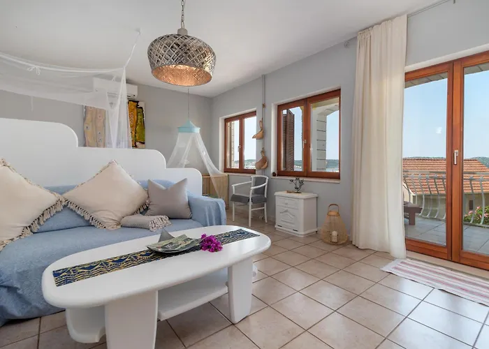Gordan With Garden, 3 Min Walk To The
