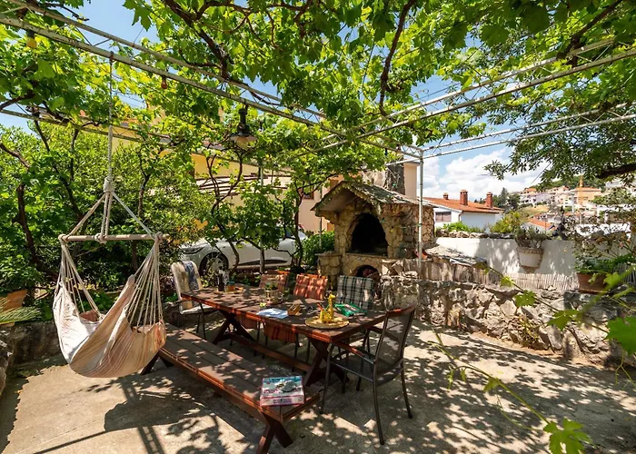 公寓 Gordan With Garden, 3 Min Walk To The 特罗吉尔