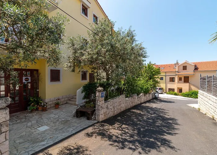 公寓 Gordan With Garden, 3 Min Walk To The