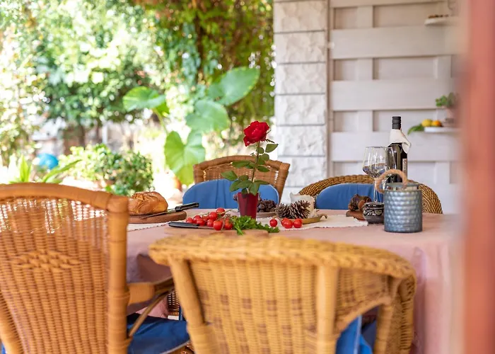 Gordan With Garden, 3 Min Walk To The *