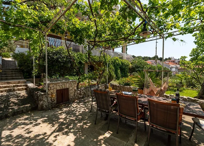 Gordan With Garden, 3 Min Walk To The 公寓
